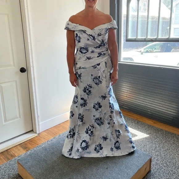 Christina Wu Elegance | Dresses | Christina Wu Elegance Gown Size 4 Silver  And Navy Print | Poshmark